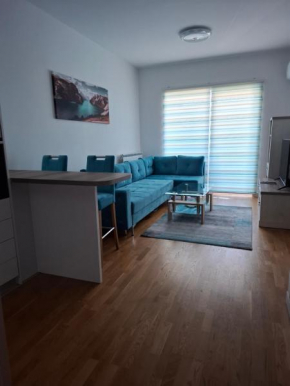 Blue Minimalist Bulevar